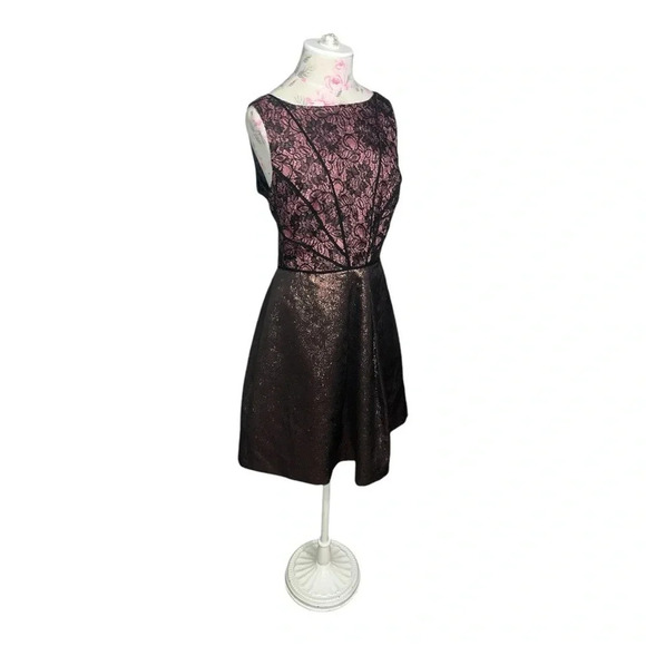 Lovely by Adrianna Papell Women’s Party Dress Size 12 Lace and Metallic - Picture 2 of 10